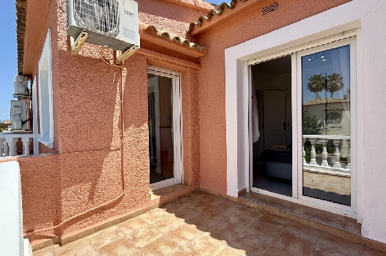 Reihenhaus in Els Poblets(Barranquets) zur Ferienvermietung, Wohnfläche 104 m², Baujahr 1999, Zustand neuwertig, + KLIMA, Klimaanlage, Grundstück 150 m², 3 Schlafzimmer, 2 Badezimmer, Pool, ref.: T-0621-15
