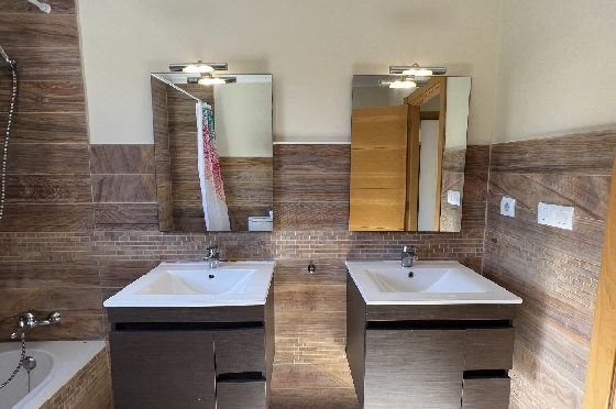 Reihenhaus in Denia zu vermieten, Wohnfläche 130 m², Zustand gepflegt, + KLIMA, Klimaanlage, Grundstück 160 m², 4 Schlafzimmer, 3 Badezimmer, Pool, ref.: D-0223-50