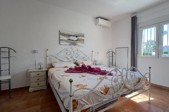 Villa in Els Poblets zur Ferienvermietung, Wohnfläche 125 m², Baujahr 2003, + KLIMA, Klimaanlage, Grundstück 400 m², 2 Schlafzimmer, 2 Badezimmer, Pool, ref.: T-1123-13