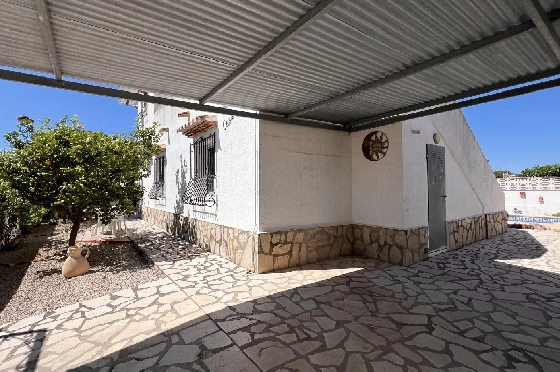 Villa in Els Poblets zur Ferienvermietung, Wohnfläche 125 m², Baujahr 2003, + KLIMA, Klimaanlage, Grundstück 400 m², 2 Schlafzimmer, 2 Badezimmer, Pool, ref.: T-1123-27