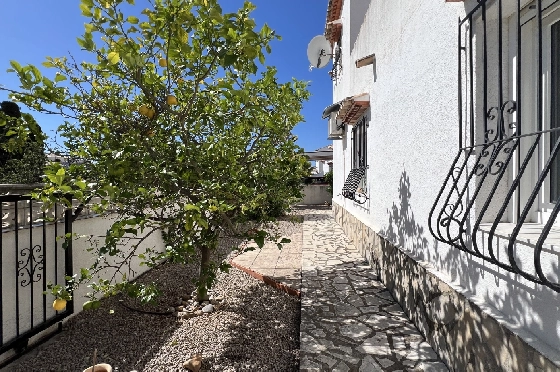 Villa in Els Poblets zur Ferienvermietung, Wohnfläche 125 m², Baujahr 2003, + KLIMA, Klimaanlage, Grundstück 400 m², 2 Schlafzimmer, 2 Badezimmer, Pool, ref.: T-1123-28