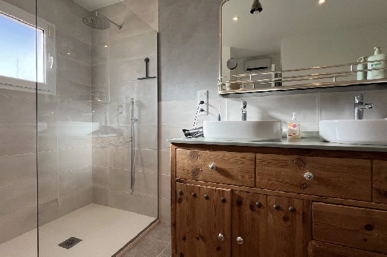 Villa in Gata de Gorgos(Monte Pedreguer) zur Ferienvermietung, Wohnfläche 180 m², Baujahr 2006, + Ofen, Klimaanlage, Grundstück 600 m², 3 Schlafzimmer, 3 Badezimmer, Pool, ref.: T-0624-20