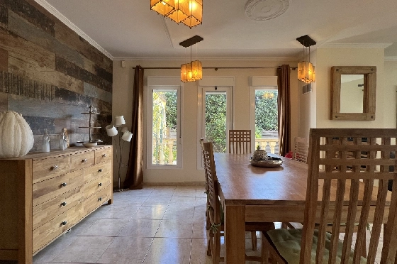 Villa in Gata de Gorgos(Monte Pedreguer) zur Ferienvermietung, Wohnfläche 180 m², Baujahr 2006, + Ofen, Klimaanlage, Grundstück 600 m², 3 Schlafzimmer, 3 Badezimmer, Pool, ref.: T-0624-5