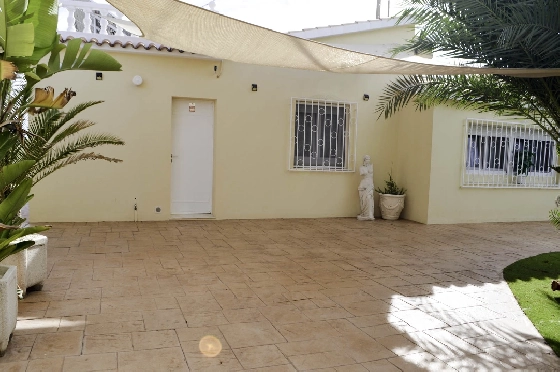 Villa in Denia zu verkaufen, Wohnfläche 121 m², Klimaanlage, Grundstück 623 m², 4 Schlafzimmer, 2 Badezimmer, Pool, ref.: CO-C25935-43