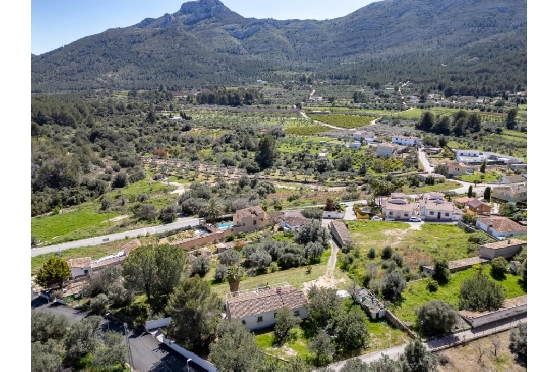 Villa in Parcent zu verkaufen, Wohnfläche 200 m², Baujahr 1984, Klimaanlage, Grundstück 2723 m², 4 Schlafzimmer, 3 Badezimmer, Pool, ref.: PV-141-02008P-2