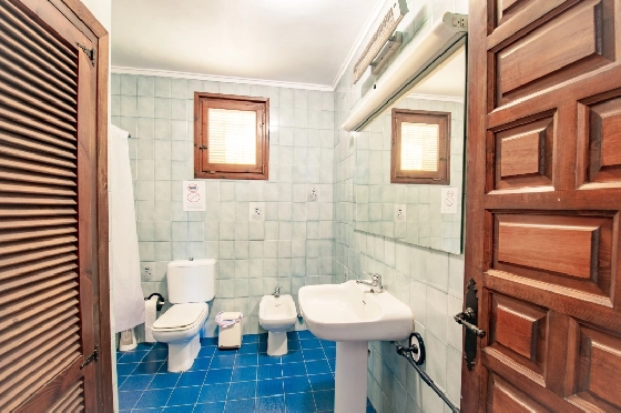 Villa in Benissa(La Fustera) zu verkaufen, Wohnfläche 312 m², Baujahr 1978, Klimaanlage, Grundstück 2669 m², 6 Schlafzimmer, 2 Badezimmer, Pool, ref.: AM-12452DA-30