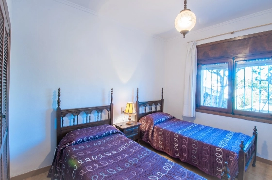 Villa in Benissa(La Fustera) zu verkaufen, Wohnfläche 312 m², Baujahr 1978, Klimaanlage, Grundstück 2669 m², 6 Schlafzimmer, 2 Badezimmer, Pool, ref.: AM-12452DA-32