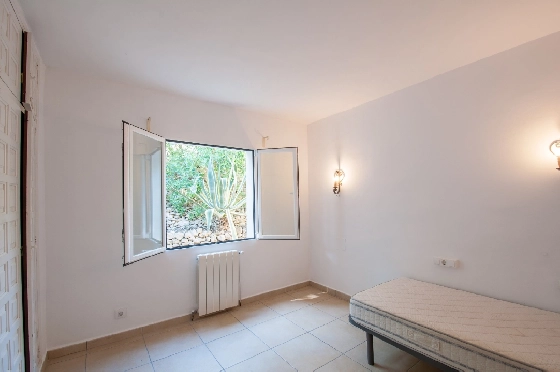 Villa in Javea zu verkaufen, Wohnfläche 318 m², Baujahr 1982, Klimaanlage, Grundstück 1377 m², 4 Schlafzimmer, 3 Badezimmer, Pool, ref.: AM-12459DA-22