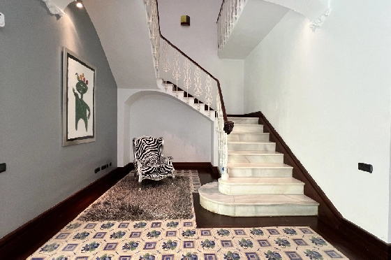 Stadthaus in Pego(Innenstadt) zu verkaufen, Wohnfläche 690 m², Baujahr 1930, Zustand gepflegt, + Zentralheizung, Klimaanlage, Grundstück 305 m², 6 Schlafzimmer, 5 Badezimmer, ref.: AS-1325-16