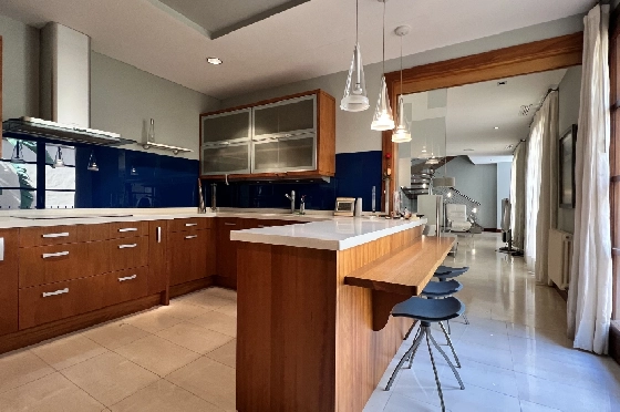 Stadthaus in Pego(Innenstadt) zu verkaufen, Wohnfläche 690 m², Baujahr 1930, Zustand gepflegt, + Zentralheizung, Klimaanlage, Grundstück 305 m², 6 Schlafzimmer, 5 Badezimmer, ref.: AS-1325-29