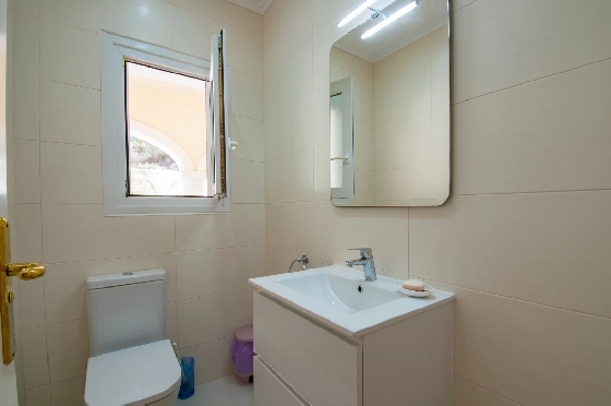 Villa in Moraira zu verkaufen, Wohnfläche 466 m², Baujahr 2005, Klimaanlage, Grundstück 2040 m², 5 Schlafzimmer, 5 Badezimmer, Pool, ref.: AM-12515DR-42