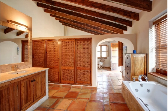 Finca in Moraira zu verkaufen, Wohnfläche 625 m², Baujahr 1998, Klimaanlage, Grundstück 10229 m², 4 Schlafzimmer, 3 Badezimmer, Pool, ref.: AM-12269DR-32