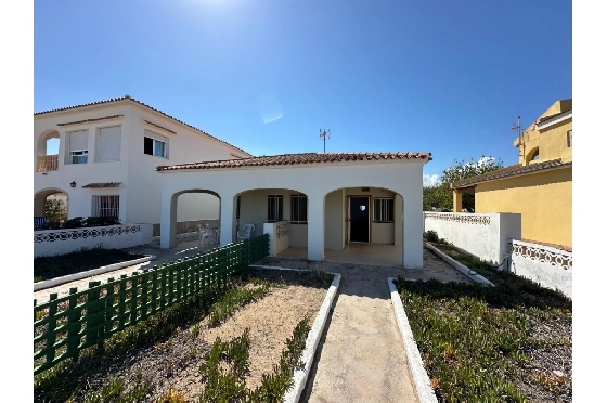 Villa in Denia zu verkaufen, Wohnfläche 220 m², Baujahr 1983, Klimaanlage, Grundstück 2233 m², 6 Schlafzimmer, 2 Badezimmer, Pool, ref.: O-V95814-20