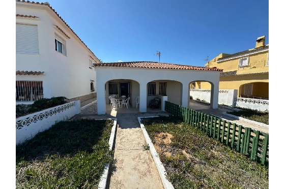 Villa in Denia zu verkaufen, Wohnfläche 220 m², Baujahr 1983, Klimaanlage, Grundstück 2233 m², 6 Schlafzimmer, 2 Badezimmer, Pool, ref.: O-V95814-4
