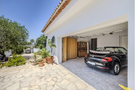 Villa in Denia zu verkaufen, Wohnfläche 324 m², Baujahr 1993, Zustand modernisiert, + Fussbodenheizung, Klimaanlage, Grundstück 1888 m², 4 Schlafzimmer, 2 Badezimmer, Pool, ref.: BC-7771-23