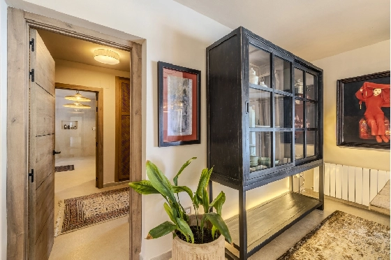 Villa in Denia zu verkaufen, Wohnfläche 324 m², Baujahr 1993, Zustand modernisiert, + Fussbodenheizung, Klimaanlage, Grundstück 1888 m², 4 Schlafzimmer, 2 Badezimmer, Pool, ref.: BC-7771-53