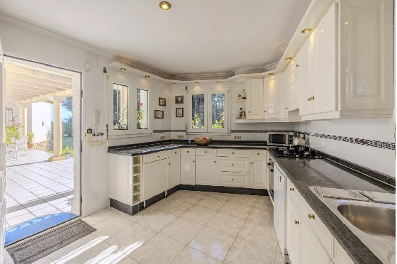 Villa in Denia zu verkaufen, Wohnfläche 267 m², Baujahr 1993, Zustand gepflegt, + Zentralheizung, Grundstück 1085 m², 4 Schlafzimmer, 3 Badezimmer, Pool, ref.: BC-7785-32