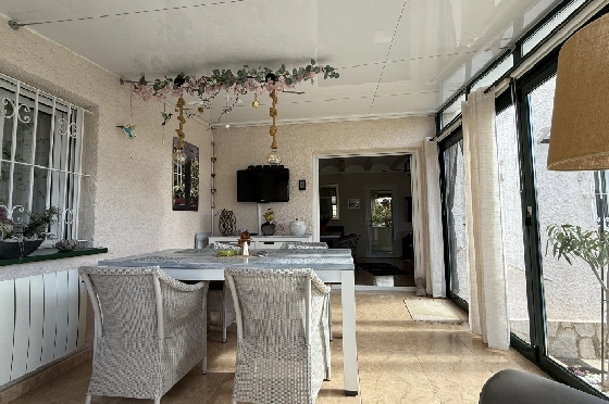 Villa in Els Poblets zu verkaufen, Wohnfläche 105 m², Baujahr 1990, + Zentralheizung, Klimaanlage, Grundstück 536 m², 2 Schlafzimmer, 2 Badezimmer, Pool, ref.: JS-0326-6
