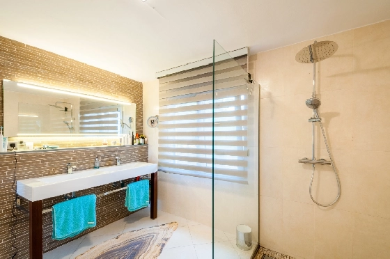 Villa in Moraira zu verkaufen, Wohnfläche 270 m², Klimaanlage, Grundstück 897 m², 3 Schlafzimmer, 3 Badezimmer, Pool, ref.: AM-12629DR-18
