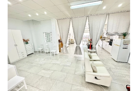 Stadthaus in Pego zu verkaufen, Wohnfläche 456 m², Baujahr 1982, Klimaanlage, Grundstück 224 m², 5 Schlafzimmer, 2 Badezimmer, Pool, ref.: O-V96114-29