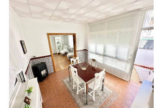 Stadthaus in Pego zu verkaufen, Wohnfläche 456 m², Baujahr 1982, Klimaanlage, Grundstück 224 m², 5 Schlafzimmer, 2 Badezimmer, Pool, ref.: O-V96114-5