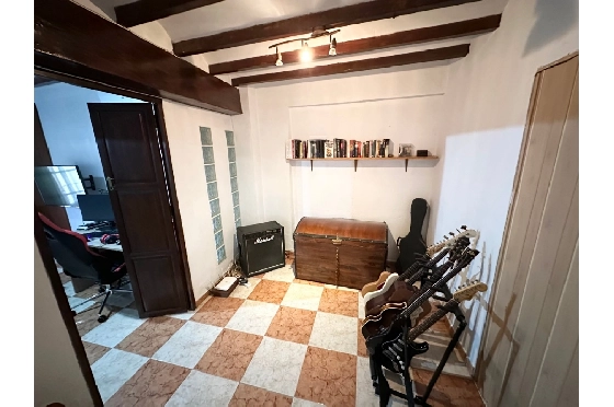 Stadthaus in Pego zu verkaufen, Wohnfläche 280 m², Baujahr 1948, Klimaanlage, Grundstück 104 m², 4 Schlafzimmer, 2 Badezimmer, Pool, ref.: O-V96714-23