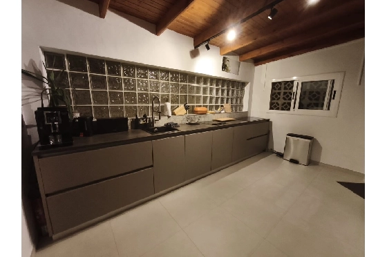 Villa in Benissa zu verkaufen, Wohnfläche 181 m², Grundstück 881 m², 3 Schlafzimmer, 3 Badezimmer, Pool, ref.: PT-25011-8