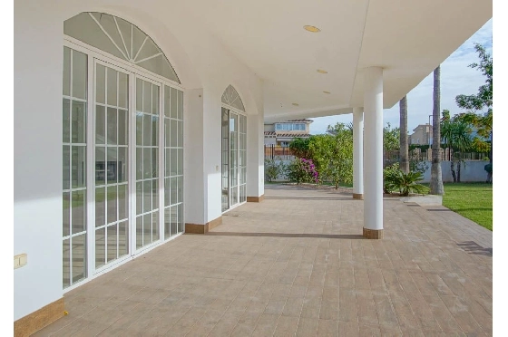 Villa in L-Alfas del Pi(Alfaz del PI Pueblo Urbanizaciones) zu verkaufen, Wohnfläche 810 m², Grundstück 1094 m², 5 Schlafzimmer, 6 Badezimmer, Pool, ref.: COB-7030ALF-10535-42