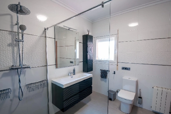 Villa in Orba(Comunidad valenciana) zu verkaufen, Wohnfläche 225 m², Klimaanlage, Grundstück 637 m², 5 Schlafzimmer, 2 Badezimmer, Pool, ref.: COB-3568-10535-32