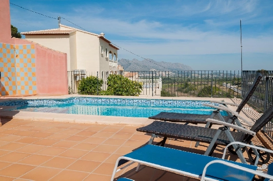 Villa in Orba(Comunidad valenciana) zu verkaufen, Wohnfläche 225 m², Klimaanlage, Grundstück 637 m², 5 Schlafzimmer, 2 Badezimmer, Pool, ref.: COB-3568-10535-40