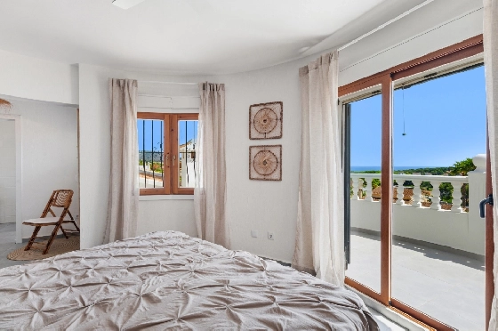 Villa in Moraira zu verkaufen, Wohnfläche 290 m², Baujahr 2003, + Ofen, Klimaanlage, Grundstück 847 m², 3 Schlafzimmer, 3 Badezimmer, Pool, ref.: AM-12692DR-46