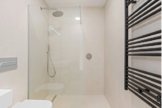 Villa in Los Alcazares zu verkaufen, Wohnfläche 198 m², Zustand Erstbezug, Klimaanlage, Grundstück 235 m², 3 Schlafzimmer, 2 Badezimmer, Pool, ref.: HA-LAN-501-E01-18